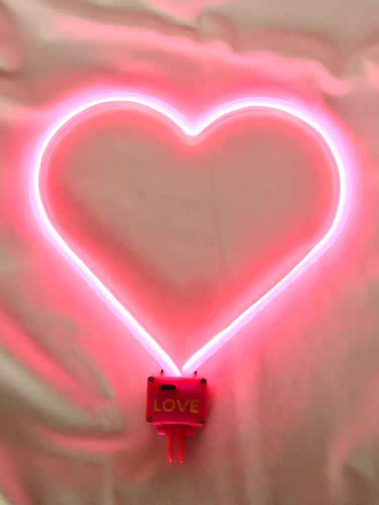 Avata 2nd generation drone with built-in battery and love-shaped light for weddings, wedding rings, proposals and celebrations